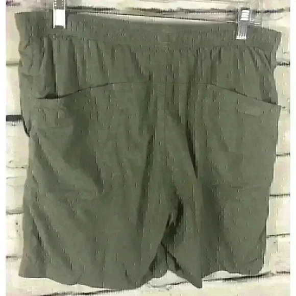 Eddie Bauer Sports Mens Size M Green Shorts Drawstring with Pockets - Picture 2 of 5